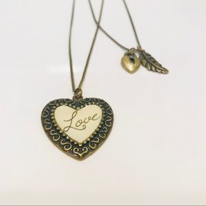 Beautiful necklace with heart pendant - brand new!